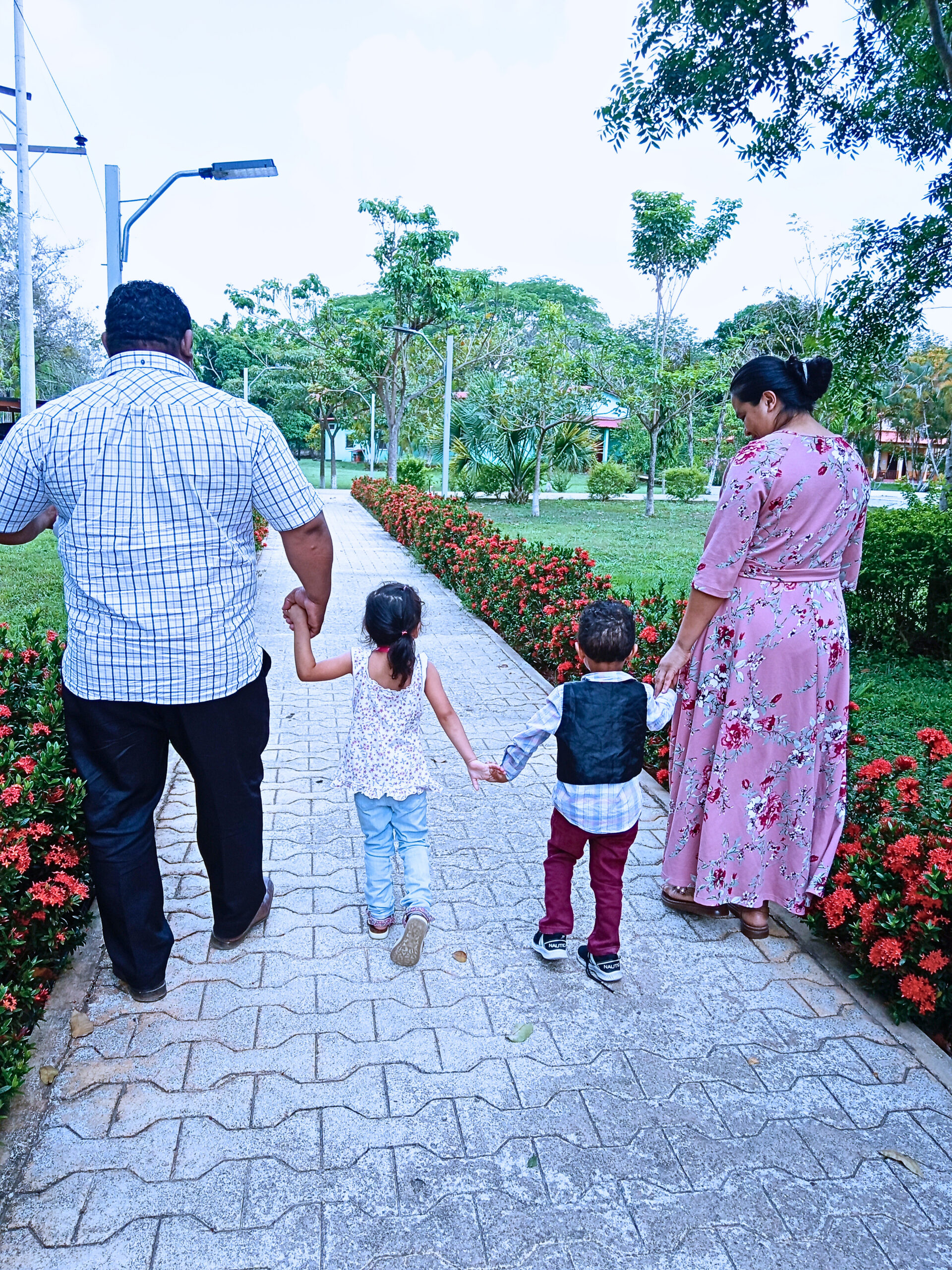 Paz Lobo Family Walking Paz Lobo Family Walking